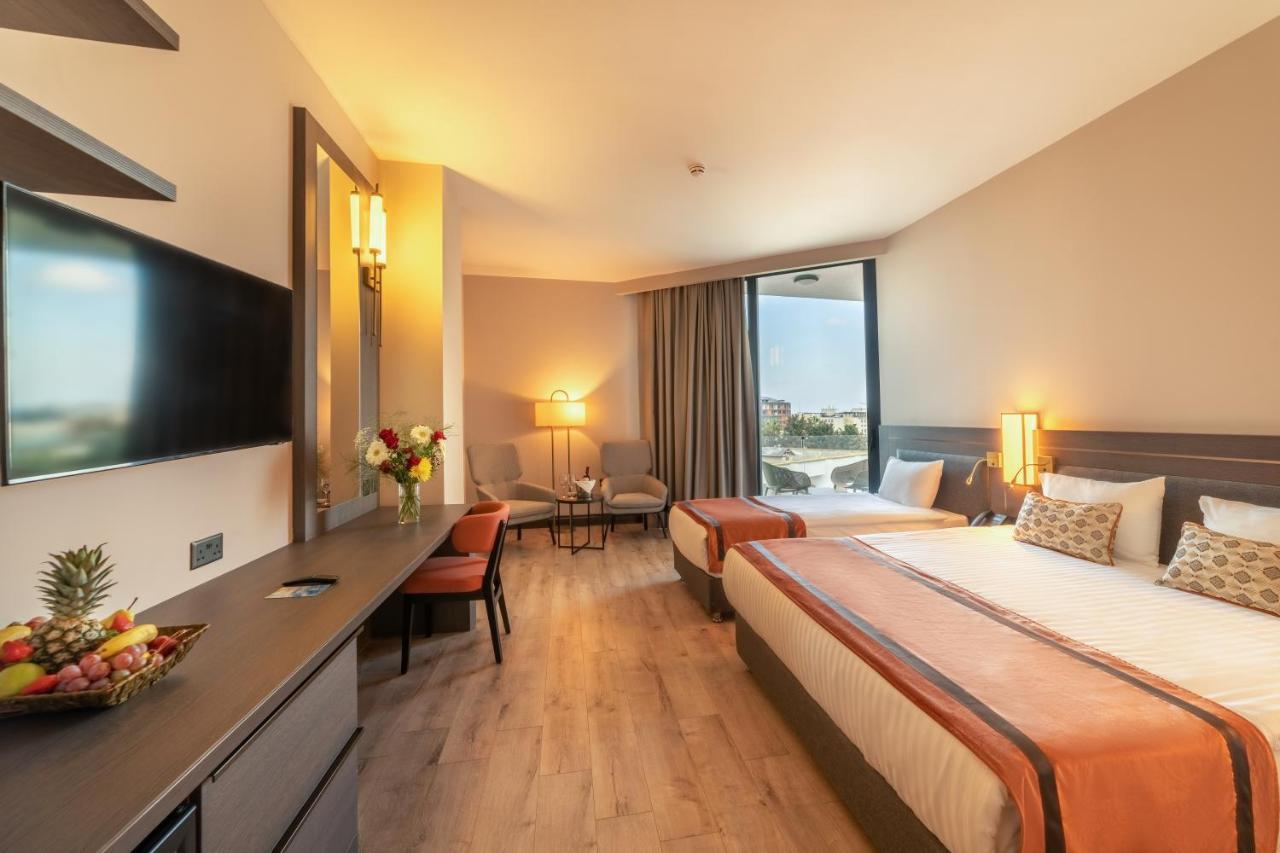 Hotel Pia Bella Kyrenia  Extérieur photo