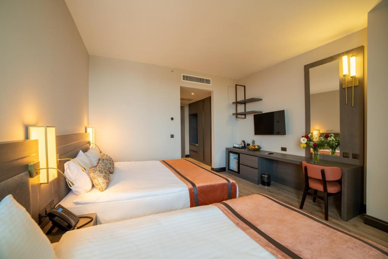 Hotel Pia Bella Kyrenia  Extérieur photo