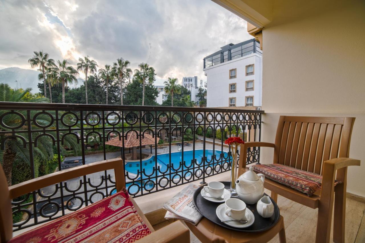 Hotel Pia Bella Kyrenia  Extérieur photo