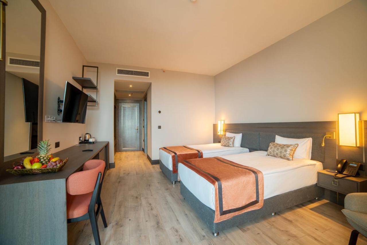 Hotel Pia Bella Kyrenia  Extérieur photo