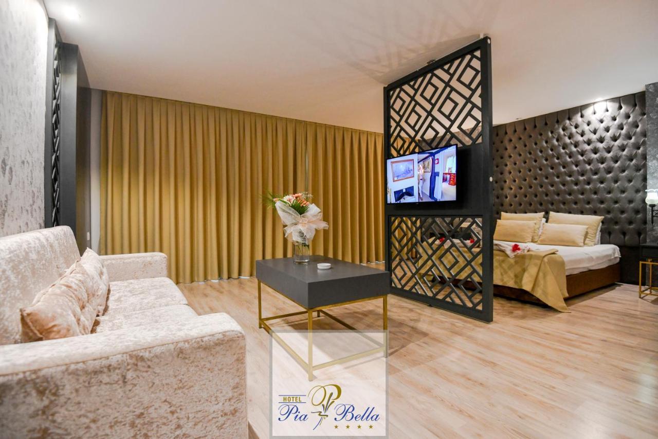 Hotel Pia Bella Kyrenia  Extérieur photo