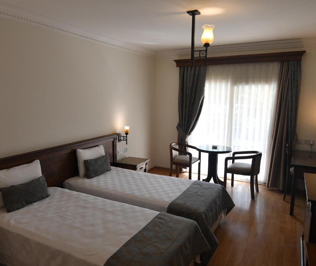 Hotel Pia Bella Kyrenia  Extérieur photo