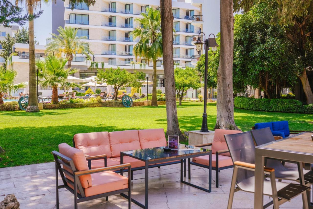 Hotel Pia Bella Kyrenia  Extérieur photo
