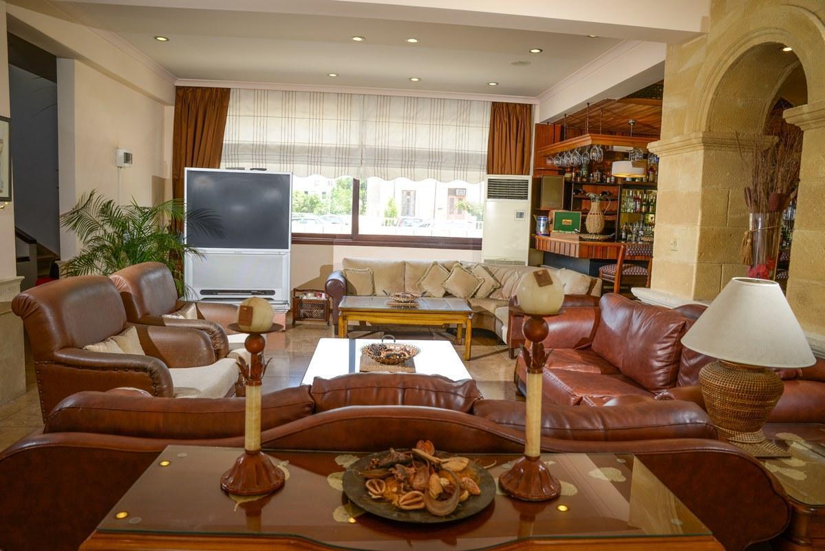 Hotel Pia Bella Kyrenia  Extérieur photo